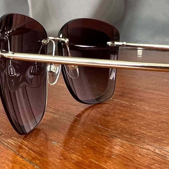 Chanel sunglasses, color gray gradient silver. - Picture 6 of 9